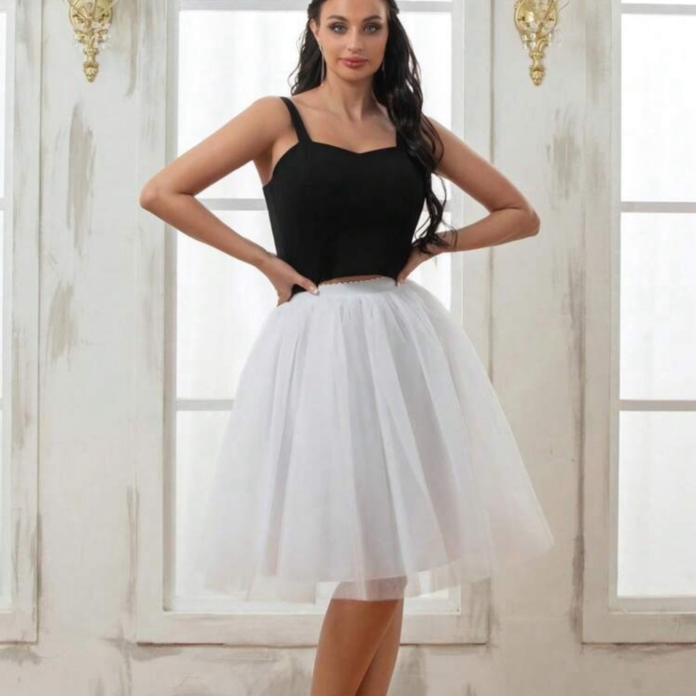 Edgy White Short length Tulle Skirt with Black Waistband Blogger’s Fav🔥🔥🔥